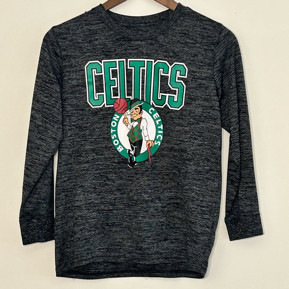 Boston Celtics NBA Long Sleeve Performance Shirt Gray Youth L (14/16)